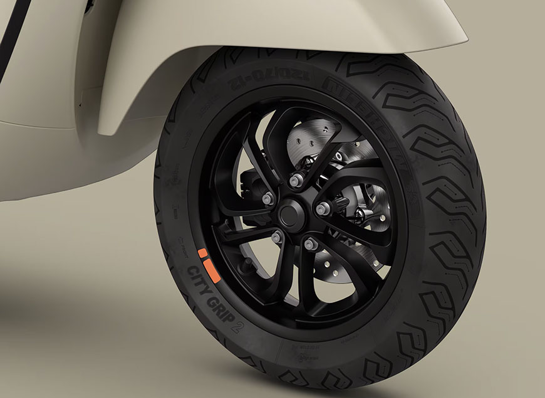 Vespa Facelift GTV 310 Wall Image 1920X1 (1) Copy