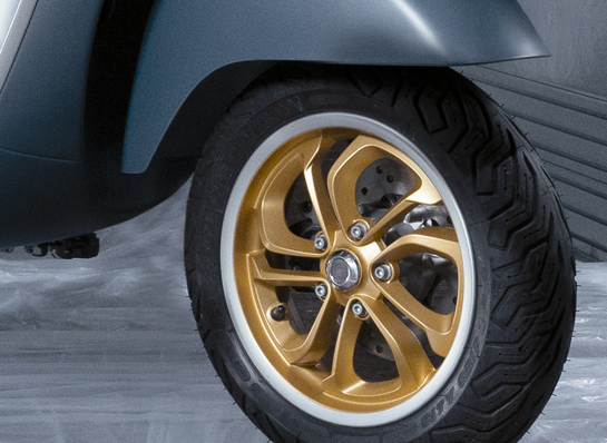 0020 Vespa Officina08 1565 4X5 870X636